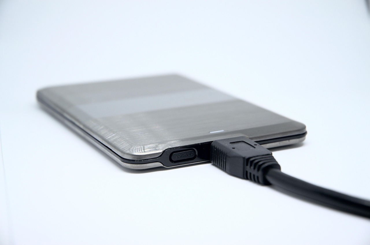 Disque dur externe branché par câble